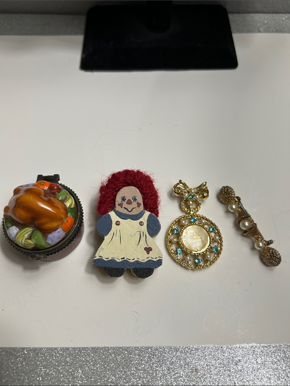 Vintage Mixed Brooch Lot of 4 - Brooches and Trinket Box